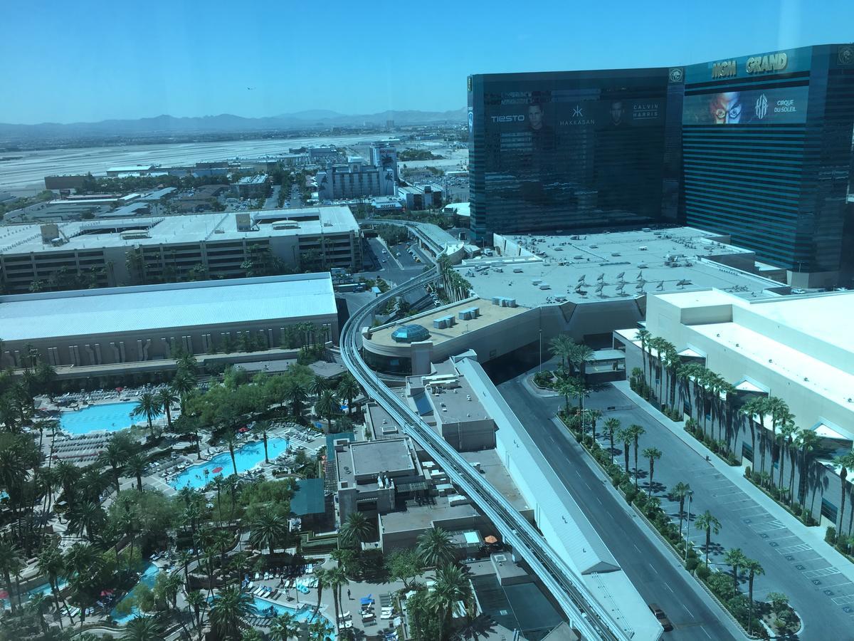 True 1Br Balcony Suite With Strip View At Mgm Signature Las Vegas Exterior photo