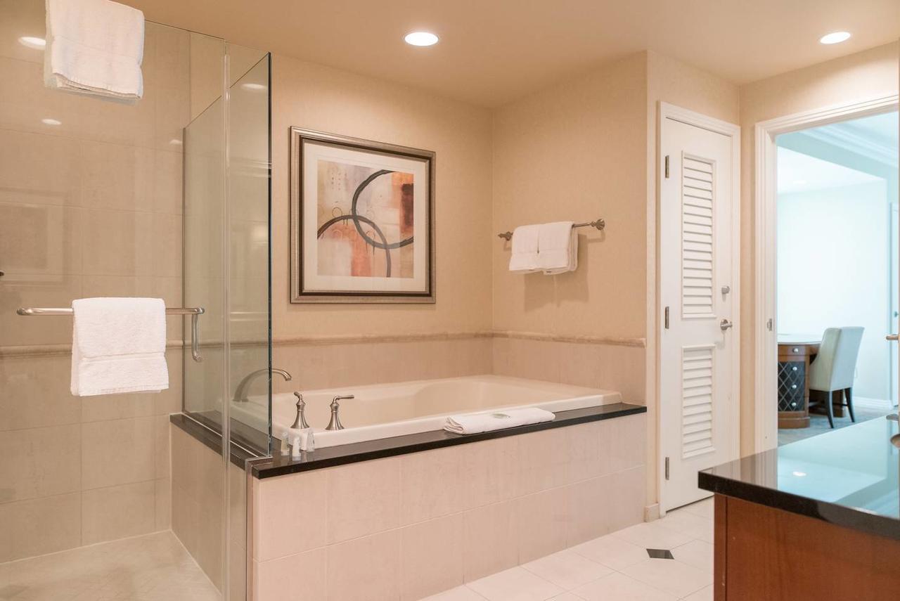 True 1Br Balcony Suite With Strip View At Mgm Signature Las Vegas Exterior photo