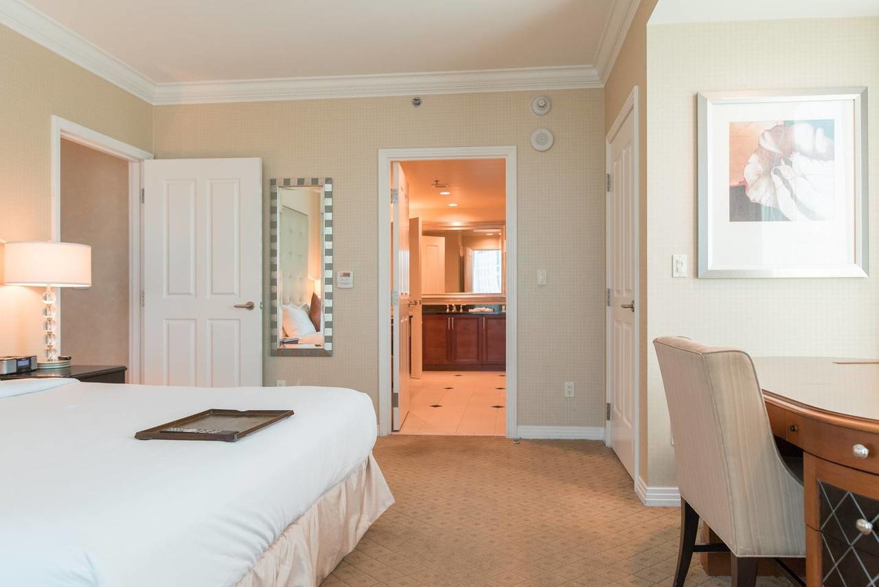 True 1Br Balcony Suite With Strip View At Mgm Signature Las Vegas Exterior photo