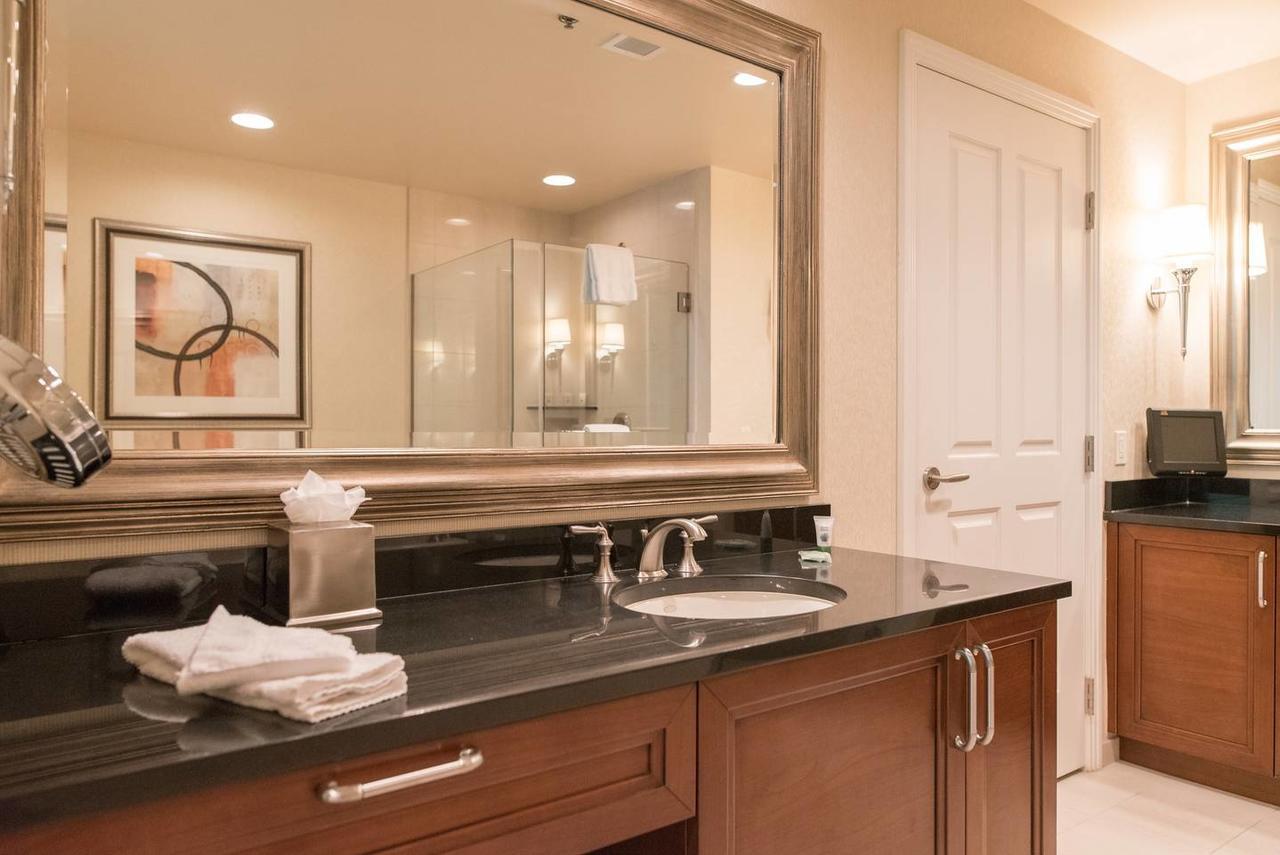 True 1Br Balcony Suite With Strip View At Mgm Signature Las Vegas Exterior photo