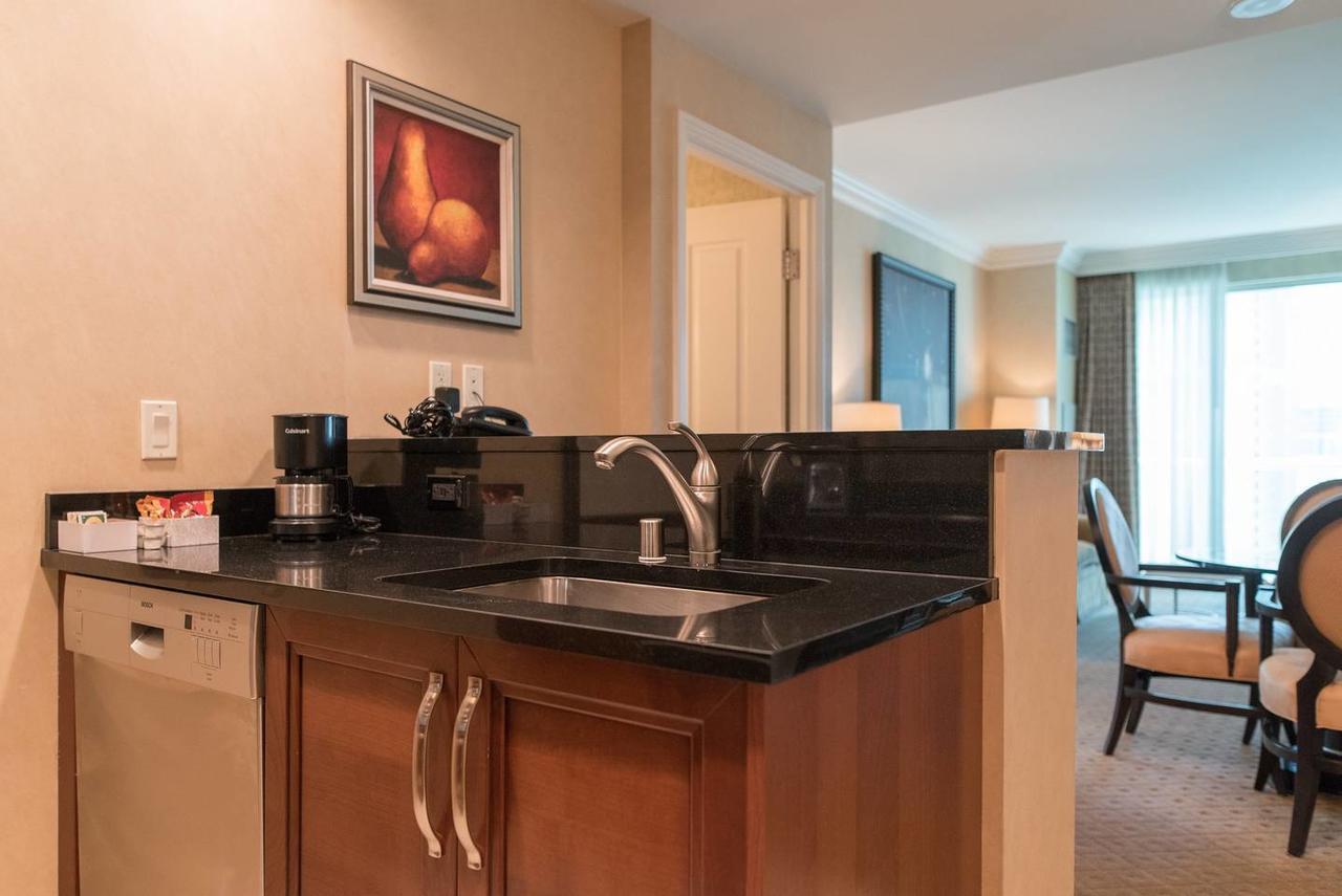 True 1Br Balcony Suite With Strip View At Mgm Signature Las Vegas Exterior photo